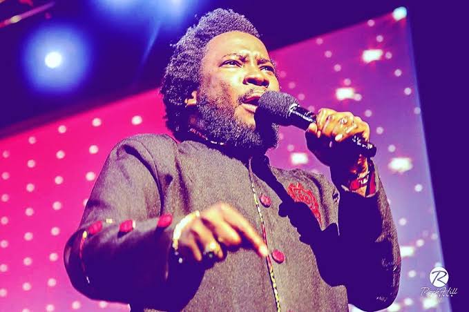 Sonnie Badu – Intimate Worship Performance