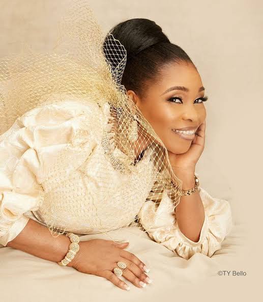 Tope Alabi – Nigbati Mo Ro