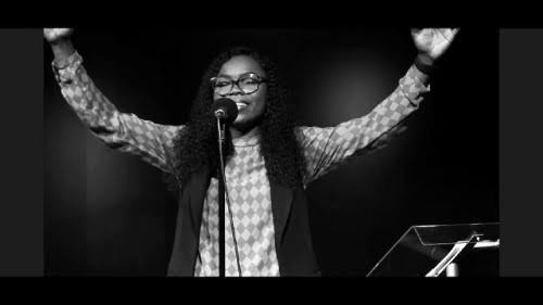 Victoria Orenze – We Bow Down