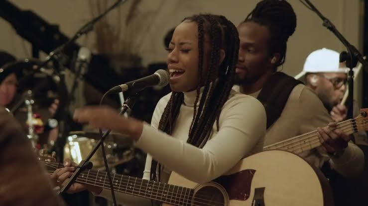 Israel Houghton – In Jesus Name Ft. DOE