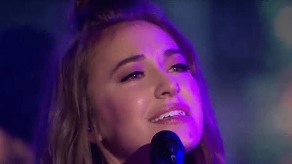 Lauren Daigle – At The Foot Of The Cross (Mp3 Download, Lyrics)